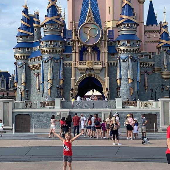 Meet your Posher, Betsy - Picture 2 of 4